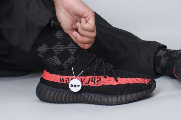 Review Lengkap Sepatu Terbaru Adidas