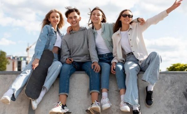 Tips Mix and Match Baju untuk Fashion Gen Z