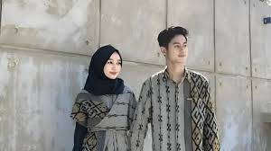 Tren Fashion Baju Couple Dengan Pasangan 2026