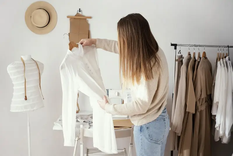 Cara Bijak Mengikuti Tren Brand Ternama di Dunia Fashion